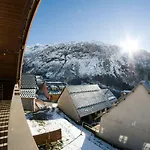 Vaujanylocations - Perin